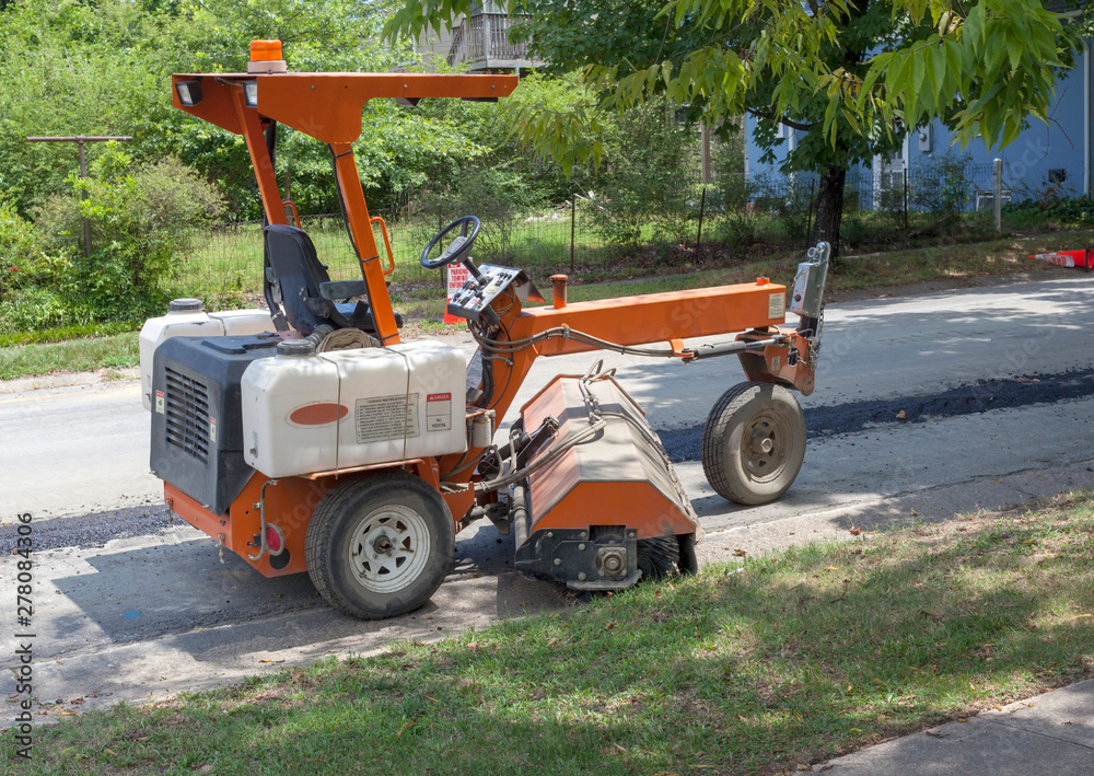 Sweepers / Broom Equipment